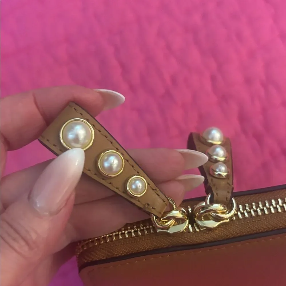 ZAC POSEN Tan Leather Women's Wallet
